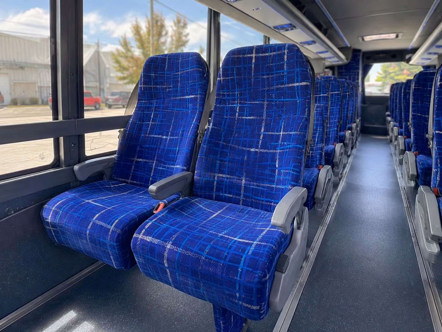 simi valley shuttle buses to crypto com arena for kings and lakers